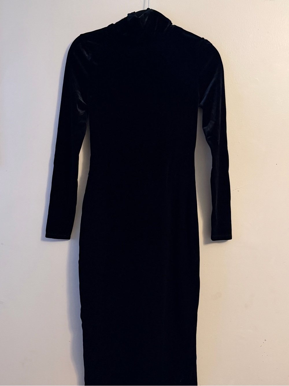 Steve Madden Black Velvet Long-Sleeve Midi Dress